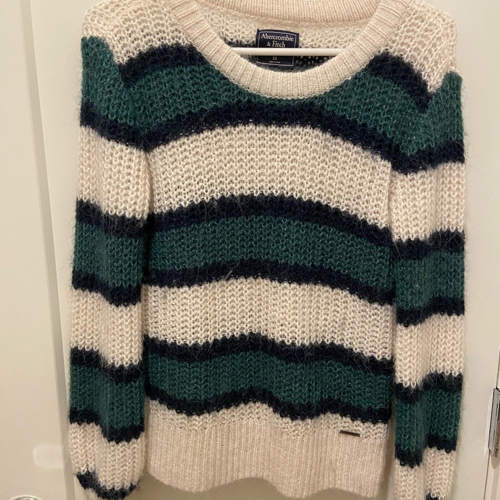 (SOLD) Abercrombie & Fitch Striped Sweater XS